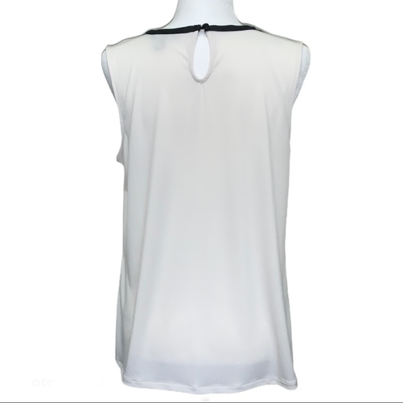 Banana Republic Pleated Sleeveless Blouse - Picture 3 of 3